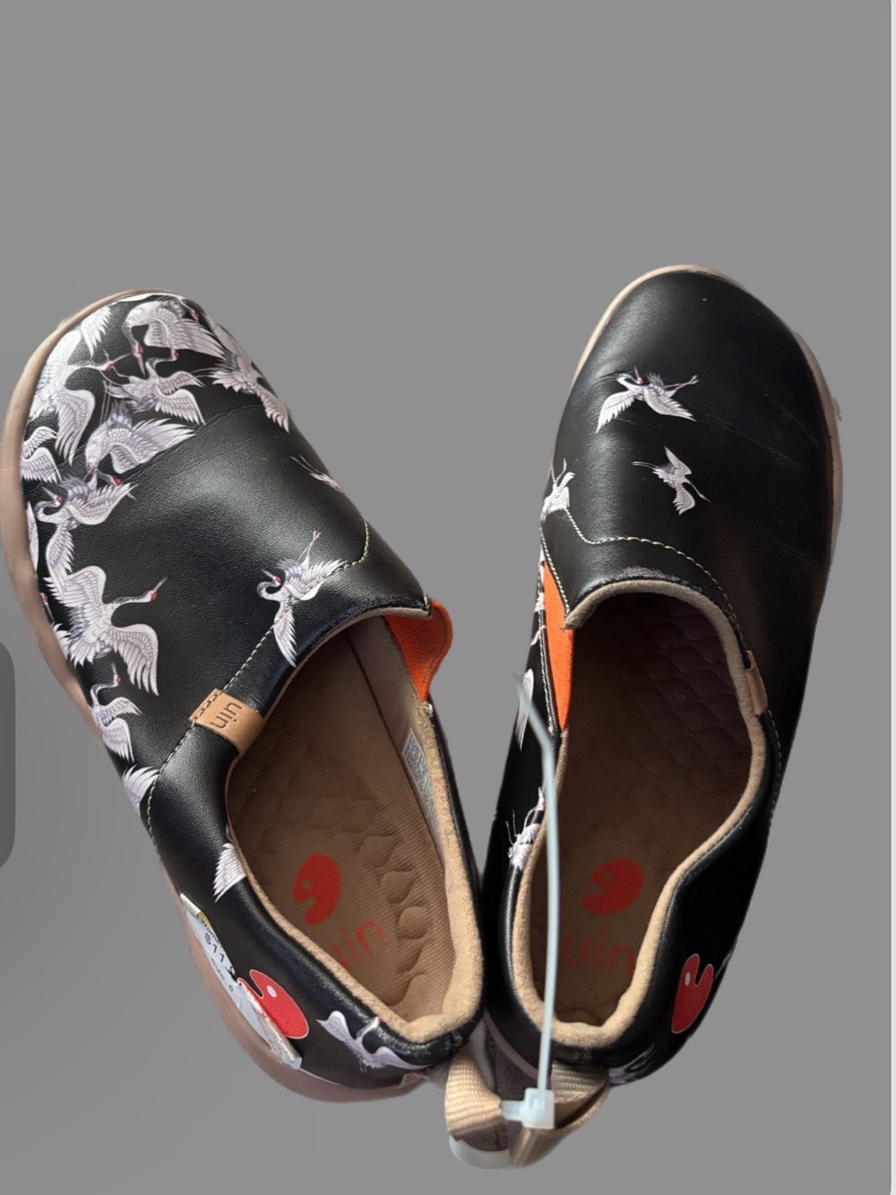 UIN Black & White Crane Slip-On Flats